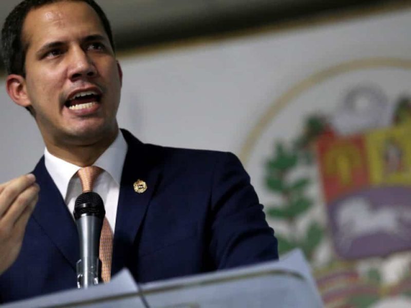 Guaidó se aferra a la "presidencia interina" a pesar de las críticas
