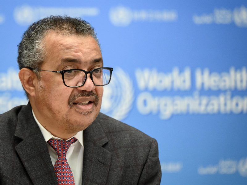 OMS confirma que vacunados y curados de COVID pueden infectarse por ómicron
