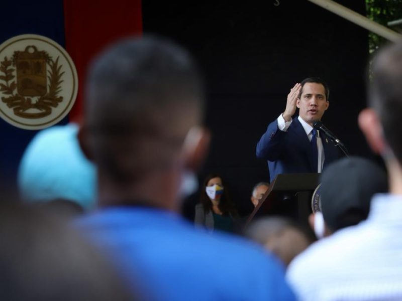 Guaidó cree que detención de funcionarios chavistas es un "pase de factura"