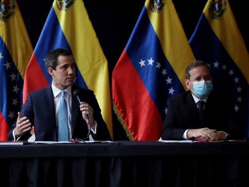 Presidencia interina elimina tres comisiones y el Centro de Gobierno