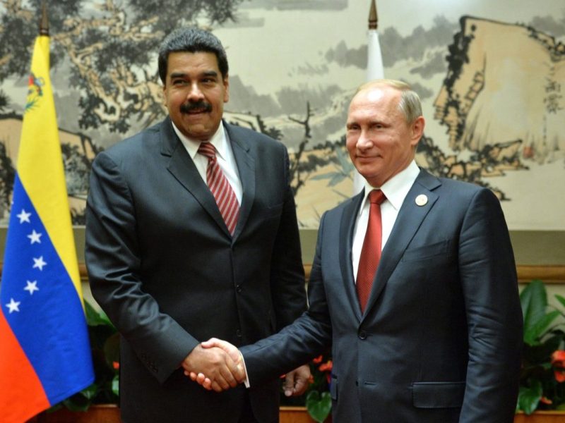 Ryabkov vicecanciller de Rusia dijo: "No quiero confirmar ni descartar nada" respecto al despliegue de infraestructura militar en Cuba y Venezuela