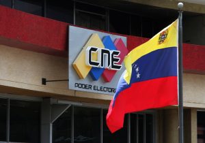 Políticos, funcionarios, militares, académicos y rectores actuales: Quiénes se postulan al CNE
