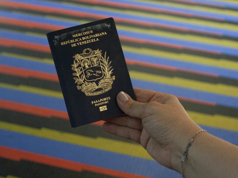 Pasaporte vencido y doble nacionalidad: Claves sobre la entrada y salida del país
