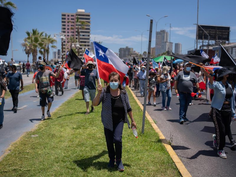 Camioneros paralizan el norte de Chile por aumento de la migración
