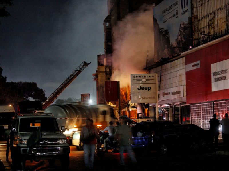 En fotos: así fue el incendio del Cine Città de Bello Monte