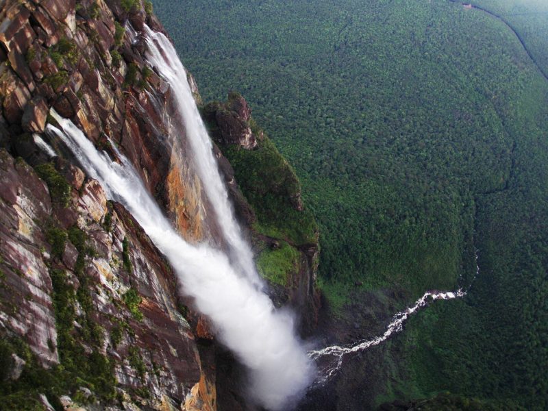 Canaima, cronología de la destrucción