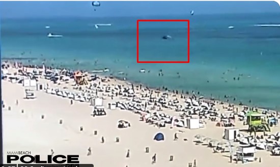 Helicóptero se estrella cerca a la playa de Miami Beach, en Florida
