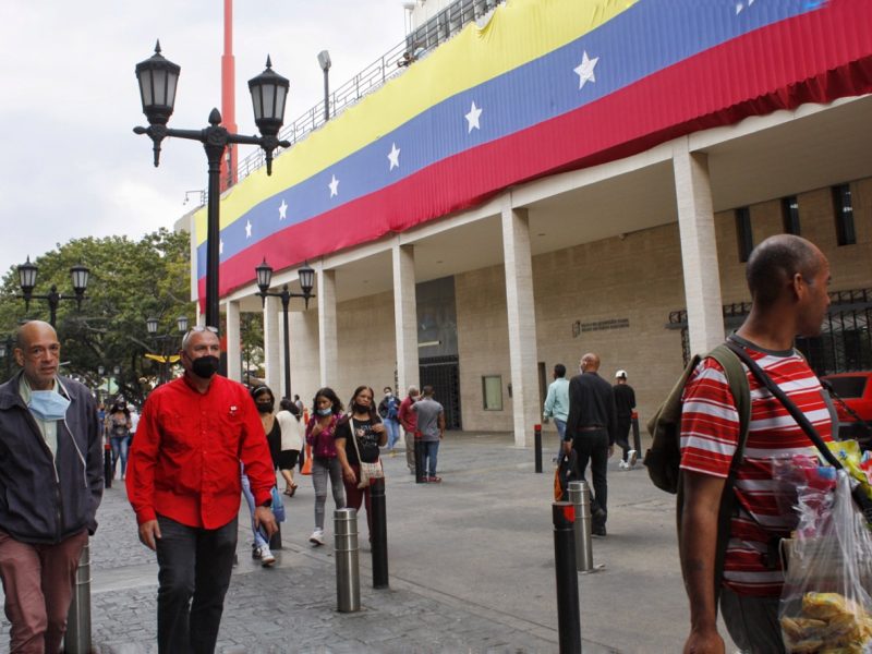 Una carta a Biden aviva el debate sobre las sanciones en Venezuela