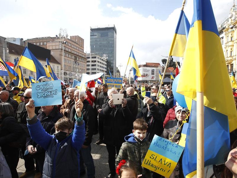 Manifestaciones multitudinarias en ciudades europeas para pedir a Rusia que salga de Ucrania