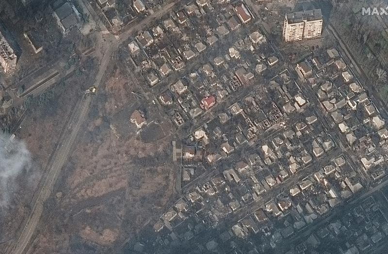 Rusia y Ucrania abren corredores humanitarios, pero tropas invasoras atacan un hospital infantil