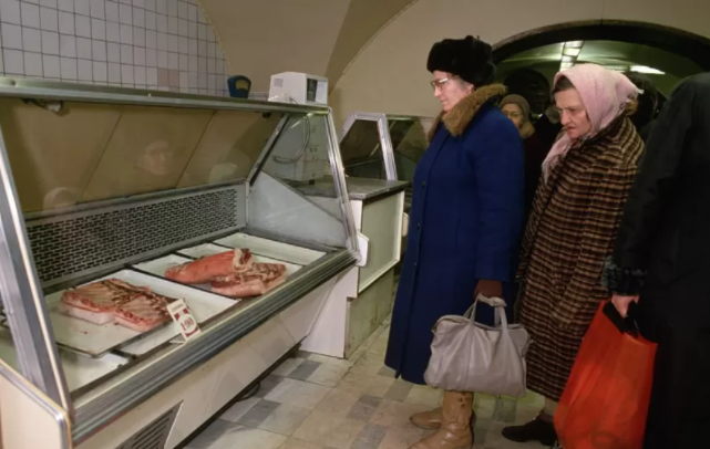 La escasez de productos era lo más común al final de la era soviética.
