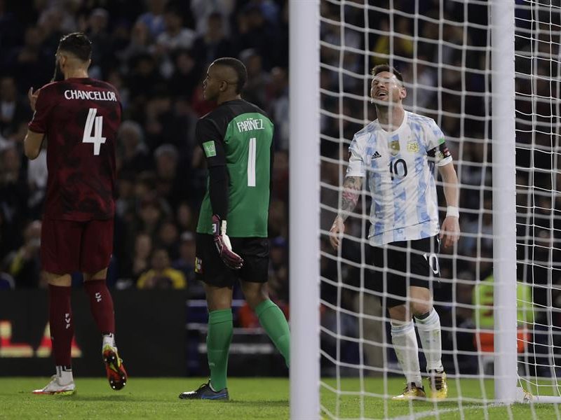 Argentina se despide de su público con una goleada ante Venezuela