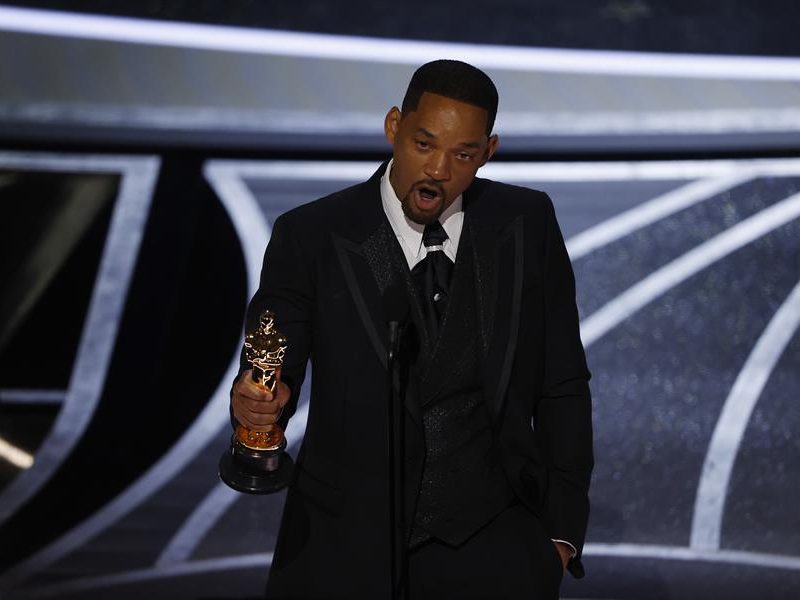 Academia le pidió a Will Smith que abandonara ceremonia después de bofetada a Chris Rock, pero el actor se negó