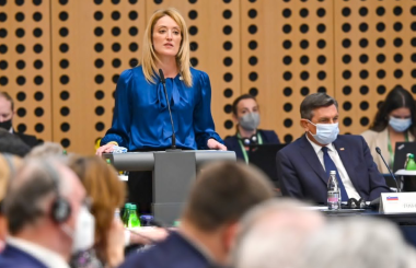 Presidenta Eurocámara abre procedimiento para levantar inmunidad 2 diputados