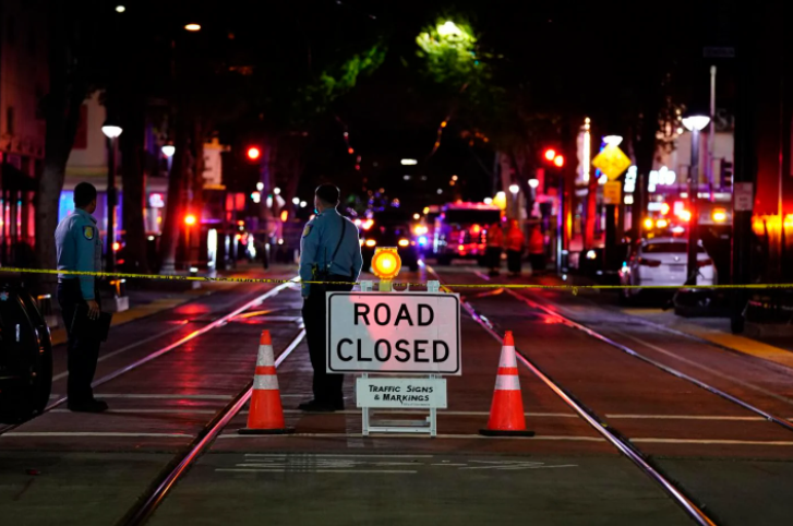Un tiroteo en la madrugada del domingo #2Abr deja seis muertos en California