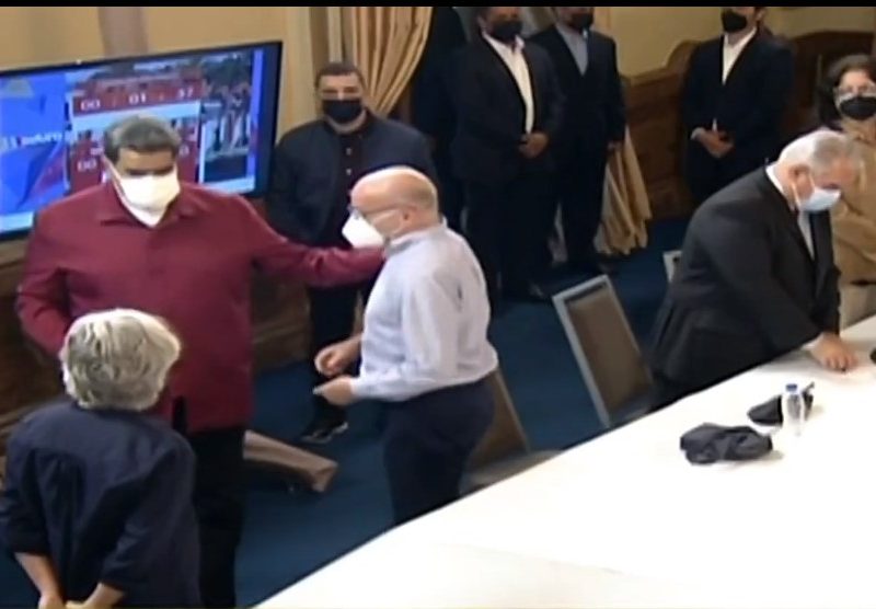 Miembros del Foro Cívico se reúnen con Maduro en Miraflores
