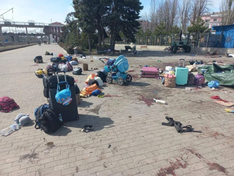 Al menos 39 muertos tras ataque con misil a estación de tren en este de Ucrania