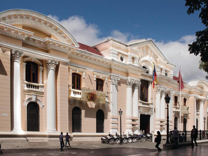Academia Nacional de la Historia dice que cambios de símbolos en Caracas se debieron someter a consultas