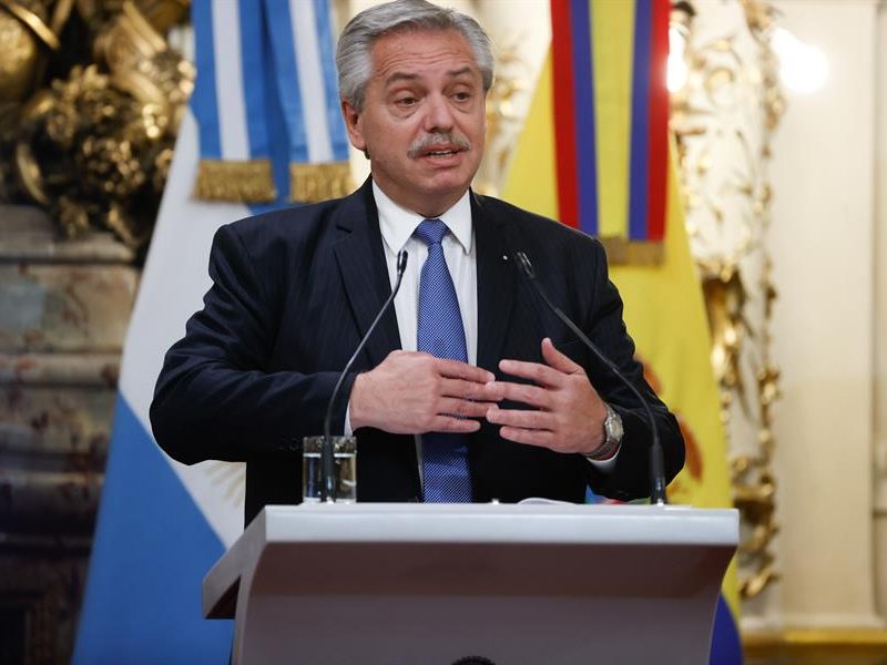 Presidente de Argentina confirma que irá a Cumbre de las Américas y Biden lo llama