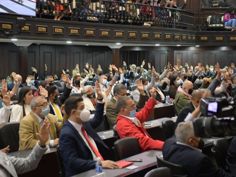 Aprueban en primera discusión ley contra el acoso escolar