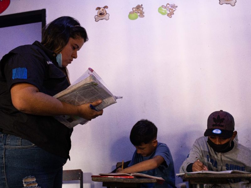 Las tareas dirigidas podrían ser una alternativa educativa ante la crisis del sistema escolar en Venezuela, según Un Estado de Derecho