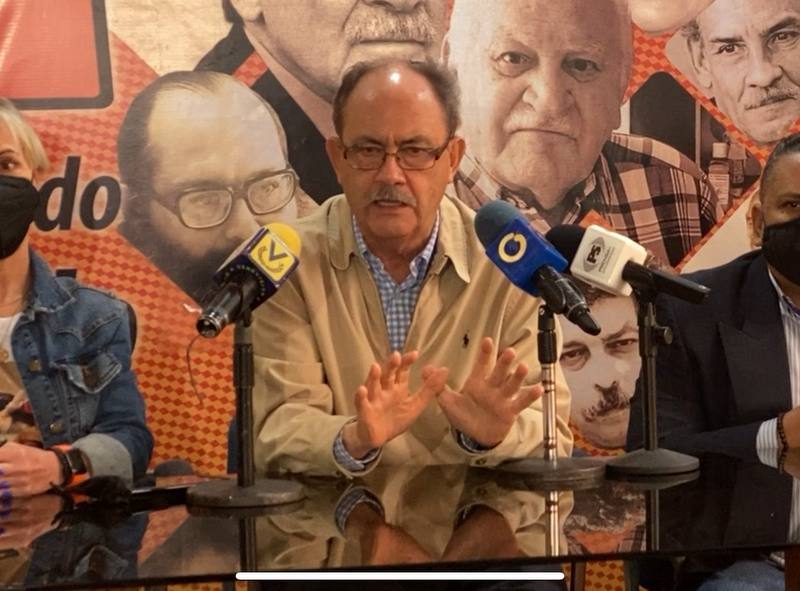 «Gobierno y oposición tienen un discurso poco claro sobre el diálogo», advierte Felipe Mujica