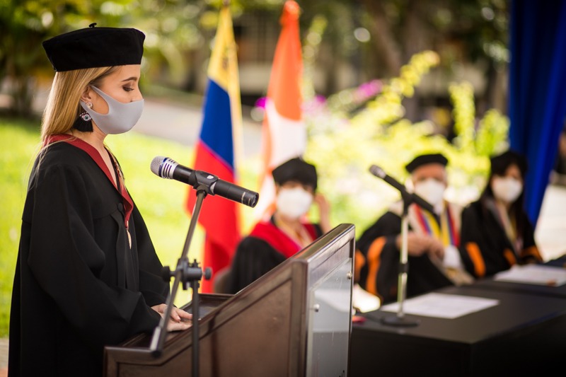 Entre 300 y 500 dólares debe tener un universitario para asistir a su acto de grado en Caracas