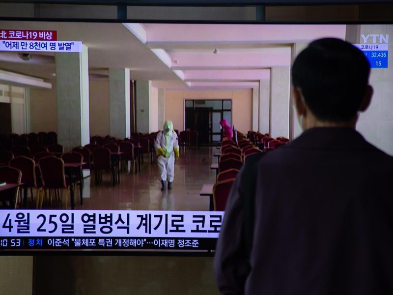 La epidemia empeora en Corea de Norte con 296.000 casos más y confinamientos