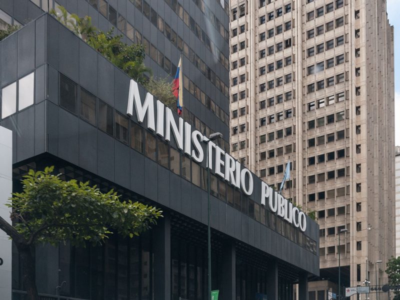 Fiscalía condena a un capitán y a un teniente por violar a una adolescente