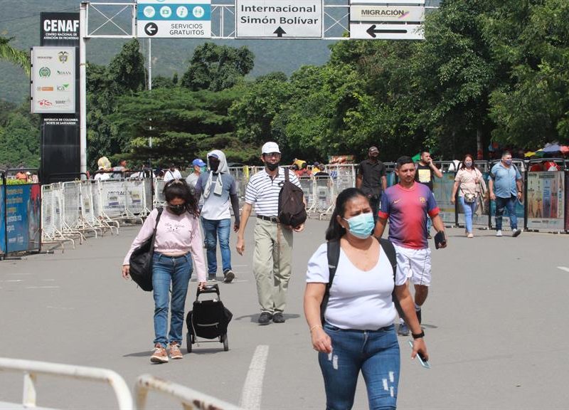 Maduro y Petro anuncian que reabrirán fronteras y reanudarán vuelos el 26 de septiembre