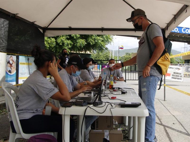 Maduro y Petro anuncian que reabrirán fronteras y reanudarán vuelos el 26 de septiembre