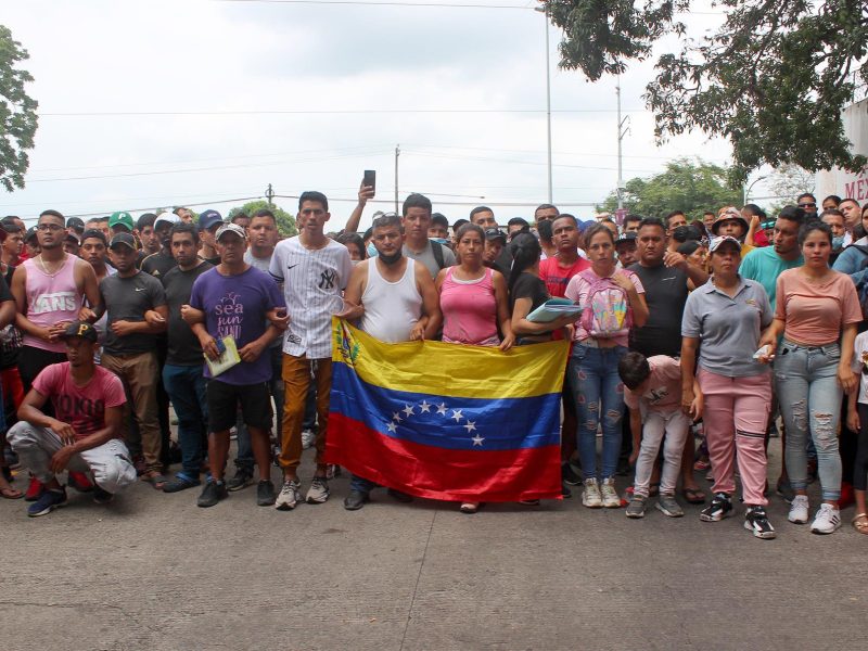 Miles de migrantes amenazan con nueva caravana en frontera México y Guatemala