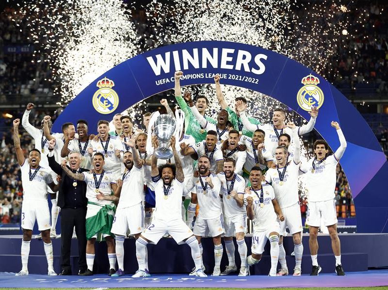Real Madrid alza su décimo cuarta copa de la Liga de Campeones