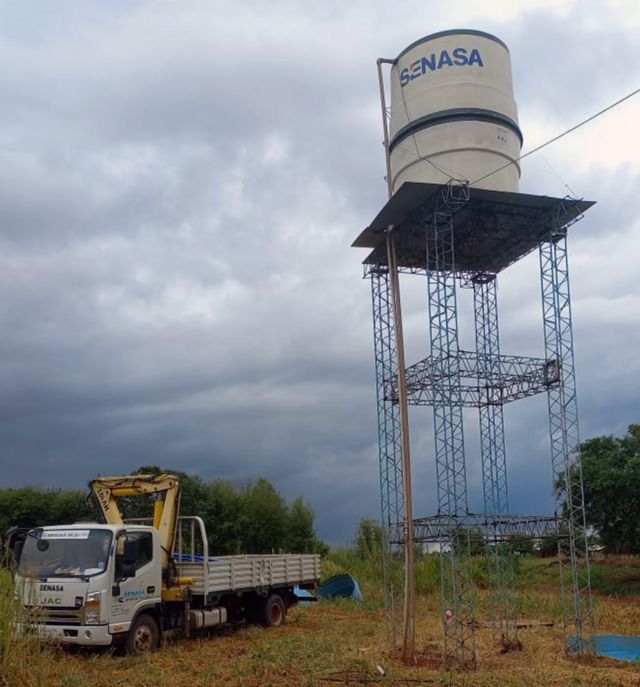 Un tanque de agua del Senasa.