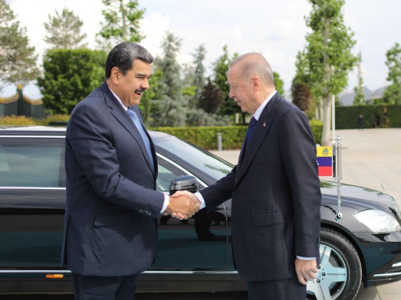 Acuerdos suscritos por Maduro y Erdogan incluyen negocios en energía y minería