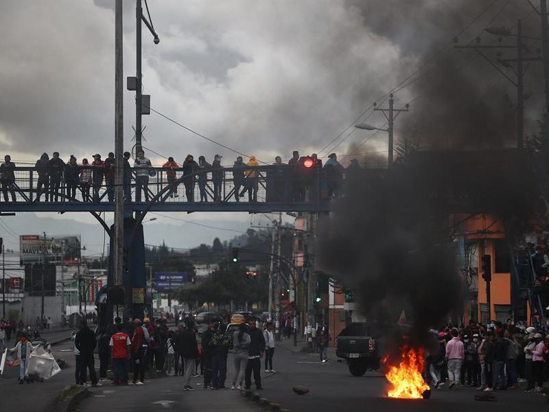 Ministro de Defensa: La democracia en Ecuador está en serio riesgo