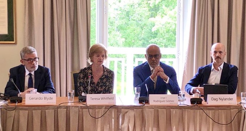 Delegación de Noruega se encuentra en el país, asegura Benigno Alarcón