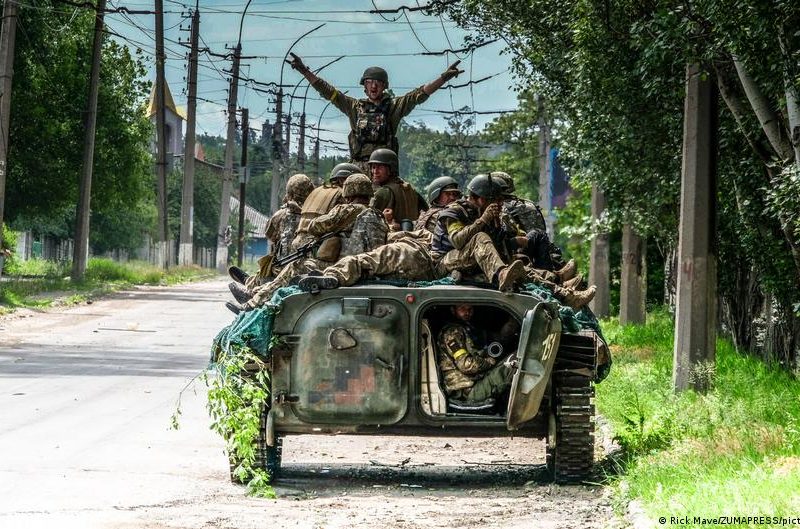 Separatistas prorrusos aseguran haber rodeado Lisichansk por completo