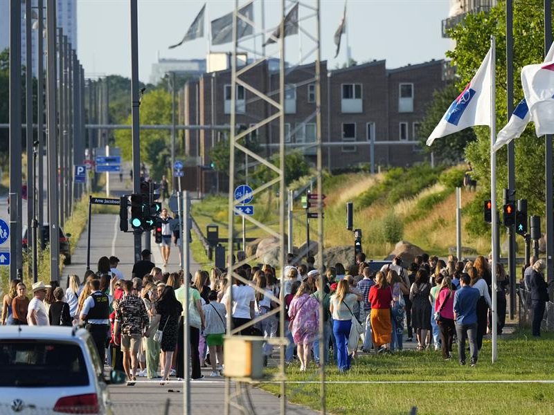 Tres hospitalizados tras tiroteo en centro comercial en Copenhague, según medios