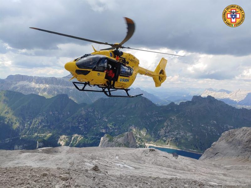 Seis muertos y ocho heridos en desprendimiento de glaciar en Álpes italianos