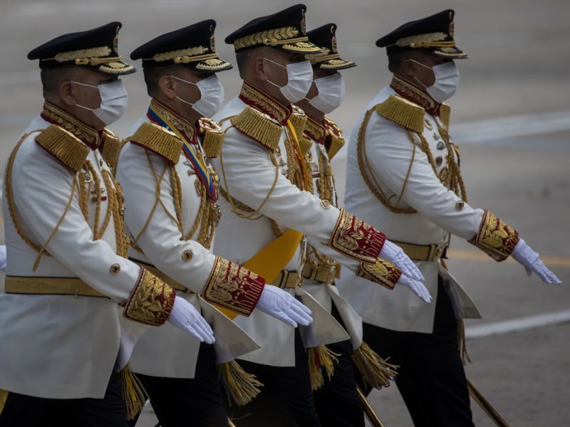 Maduro ratifica a Vladimir Padrino López como ministro de la Defensa