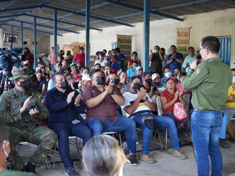 Chavismo adelanta elecciones de Consejos Comunales y exhorta a los pesuvistas a dominarlos