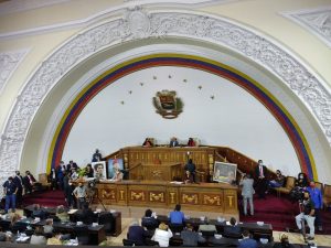 AN de 2020 cierra primer semestre con 12 leyes sancionadas, un «nuevo» TSJ y «cero legitimidad», según constitucionalista