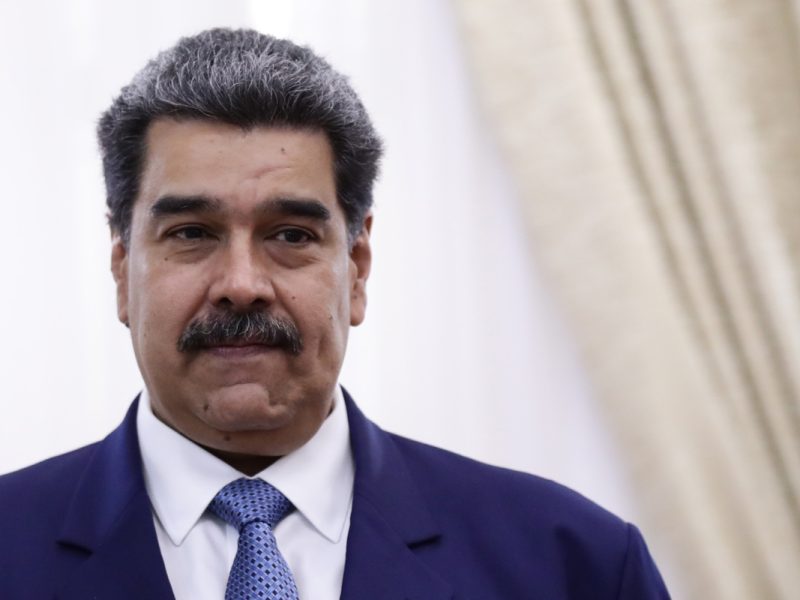 Maduro propone que científicos extranjeros den clases en Venezuela