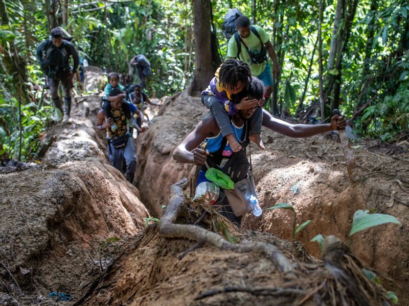 Unicef avisa de un número récord de menores migrantes por la selva del Darién