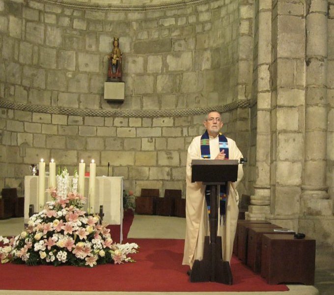Falleció el sacerdote jesuita Mikel de Viana