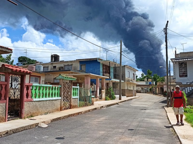Incendio en depósito de combustible en Matanzas, Cuba