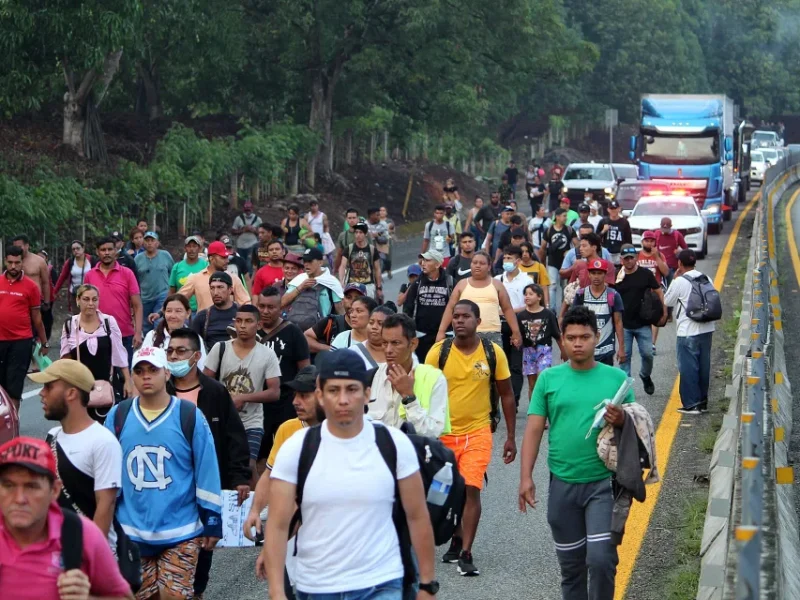 Nueva caravana migrante en el sur mexicano amenaza con salir hacia EE.UU.