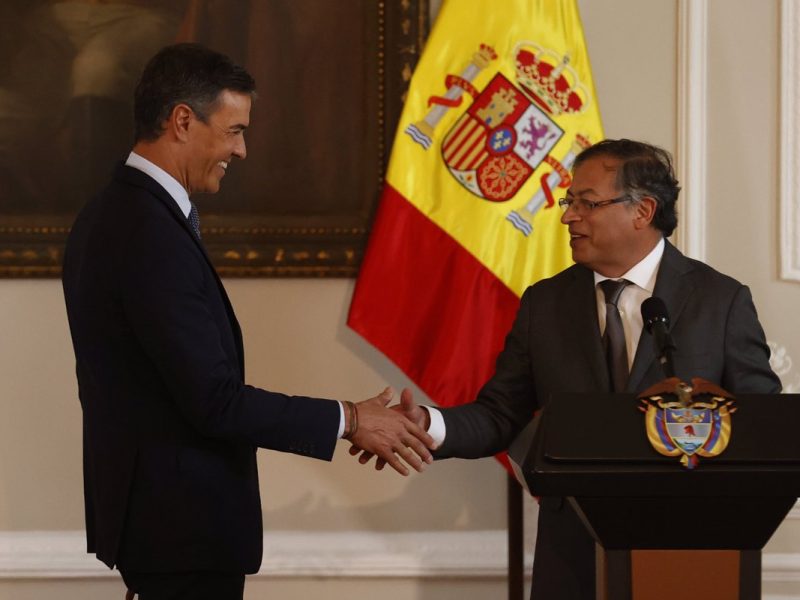 España se ofrece a albergar el diálogo para la paz definitiva en Colombia