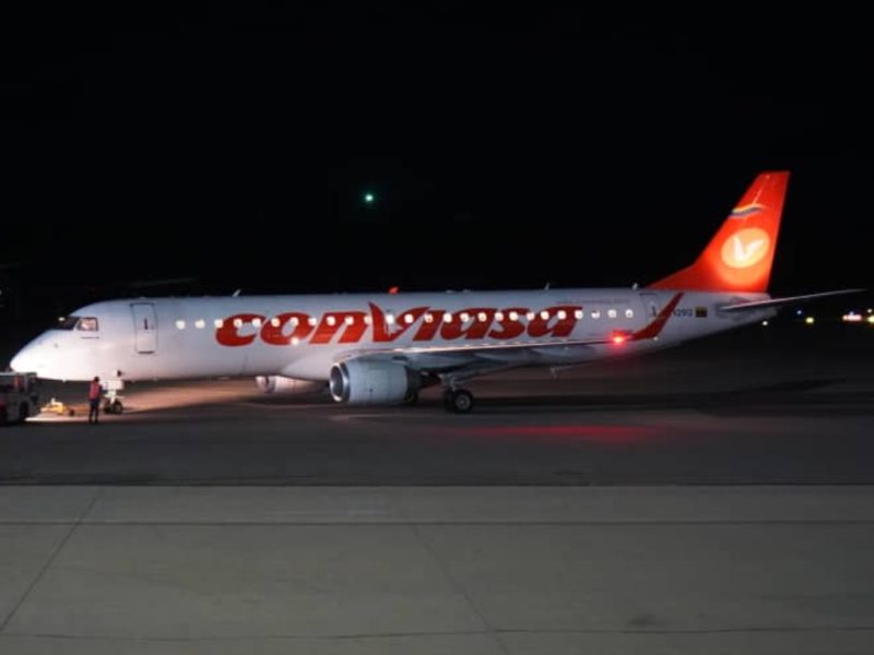 Familiares de tripulantes de avión venezolano iraní retenido viajan a Argentina